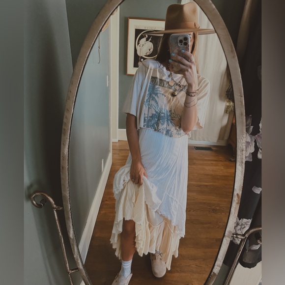 RARE :: Free people distressed vintage welcome to Hollywood Graphic crop tee OS - Picture 4 of 15